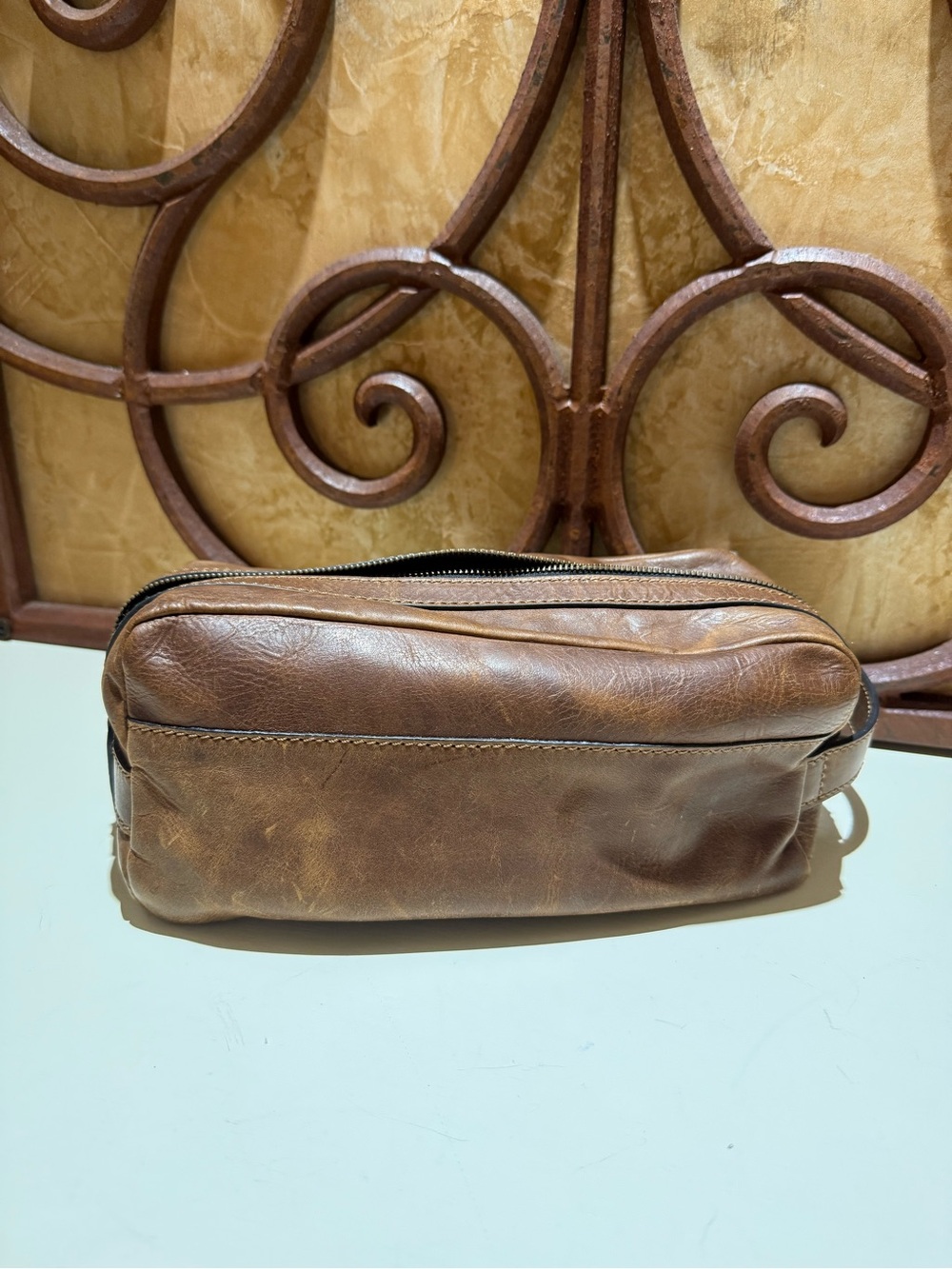 FRYE AND CO. Brown Leather Toiletry Kit